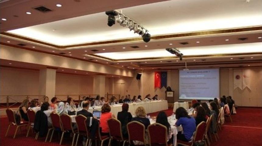 Nil&uuml;fer Belediyesi Kadın Dayanışma Merkezi &Ouml;rnek Oldu