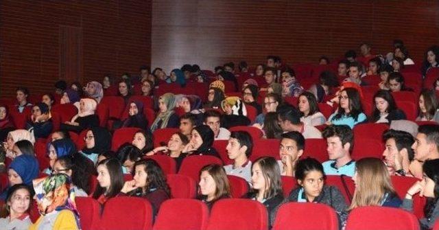 Bilecik İbn-i Sina Mesleki Ve Teknik Anadolu Lisesi’nde Kanser Farkındalık Ayı Etkinliği