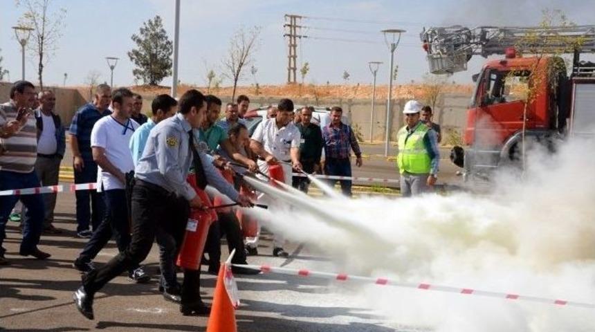 Harran &Uuml;niversitesinde Ger&ccedil;eği Aratmayan Tatbikat