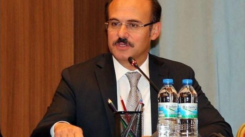 Vali Yurtna&ccedil;&rsquo;tan Yol Yapımını Geciktiren M&uuml;teahhitlere Eleştiri