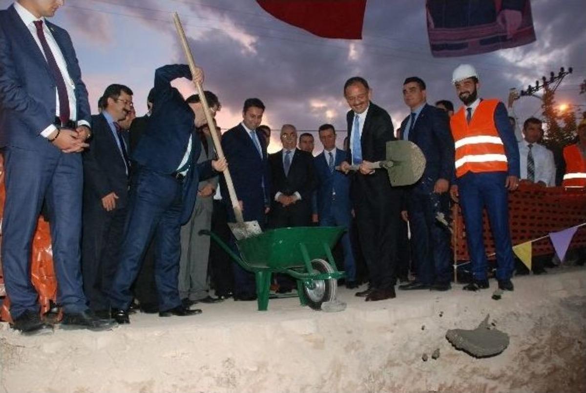 Bakan &Ouml;zhaseki, 1 Milyon 500 Bin Metrekare Alanda 4 Bin 500 Konutun Startını Verdi