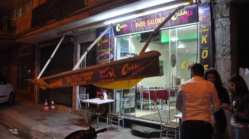 3. Kattan D&uuml;şen &Uuml;niversitelinin Canını İş Yerinin Tentesi Kurtardı