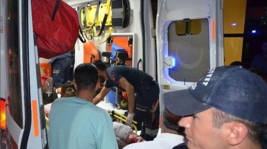 Deaş, Bombalı Ara&ccedil;la İntihar Saldırısı D&uuml;zenledi; 5 &Ouml;l&uuml; 13 Yaralı