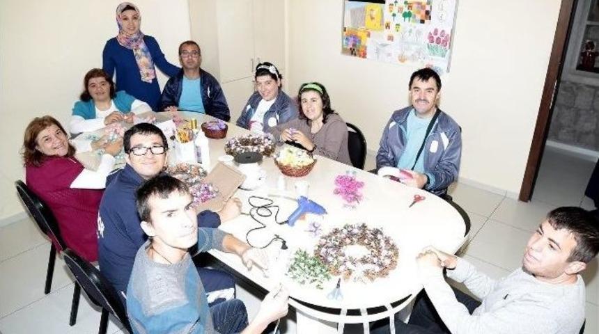 &Ouml;zel İnsanlar El Becerilerini Geliştiriyor