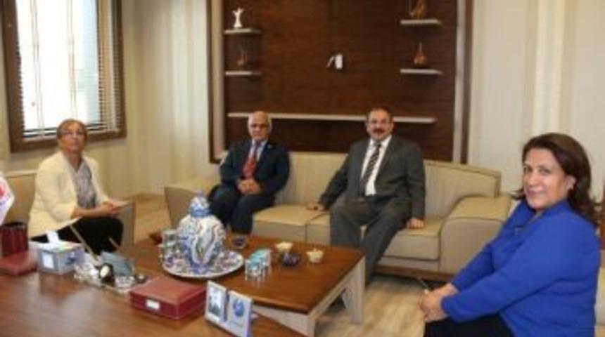 Rekt&ouml;r Kılı&ccedil;&rsquo;tan Baro Başkanı Necmi &Ouml;nc&uuml;l&rsquo;e Ziyaret