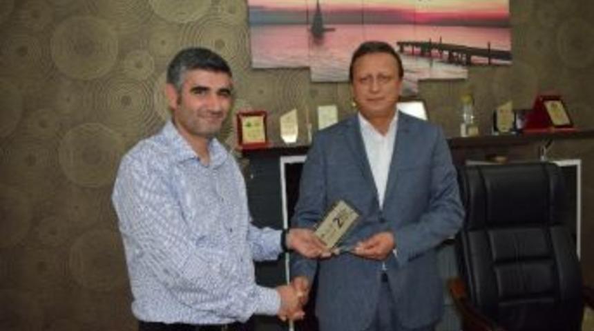 Mafsad&rsquo;tan Başkan Kırteke&rsquo;ye Plaket