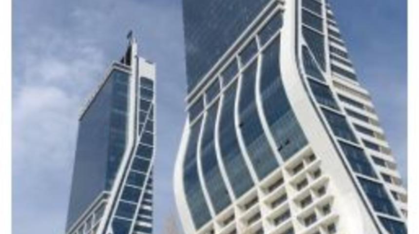 200 Metrelik Kuleden Atlayacak