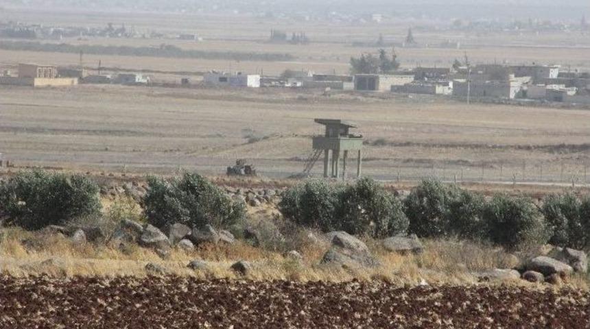 Sınırın Suriye Tarafında Hareketlilik S&uuml;r&uuml;yor