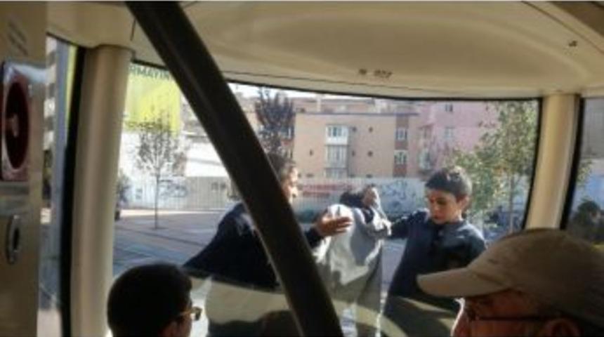 Tramvay &Uuml;zerinde &Ouml;l&uuml;m Yolculuğu