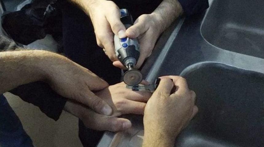 (&ouml;zel Haber) Denemek İ&ccedil;in Taktığı Y&uuml;z&uuml;k Kabusu Oldu