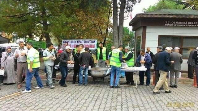 Osmanelililere Hizmet Derneği’nden Geleneksel Aşure Dağıtımı