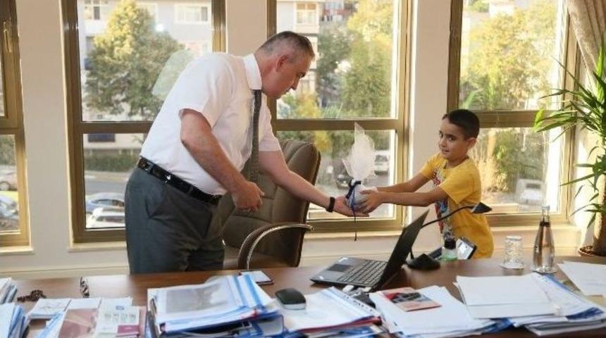 Simurg&rsquo;un Minik &Ouml;ğrencilerinden Aşure S&uuml;rprizi