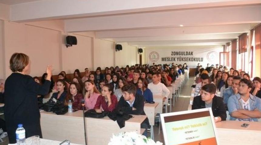 Be&uuml; Kariyer Merkezi, Yeni D&ouml;neme Eğitimlerle Başladı