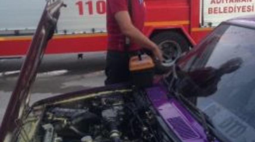 Adıyaman&rsquo;da Otomobil Yandı