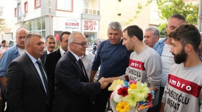 Başkan Erg&uuml;n Balkan G&ouml;&ccedil;menlerinin Taleplerini Dinledi