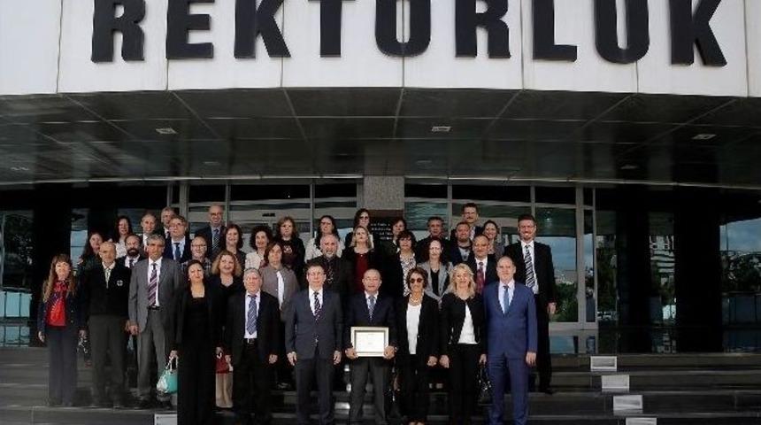 T&uuml;&rsquo;n&uuml;n Biyoloji B&ouml;l&uuml;m&uuml;ne Fedef&rsquo;den Akreditasyon Sertifikası Verildi