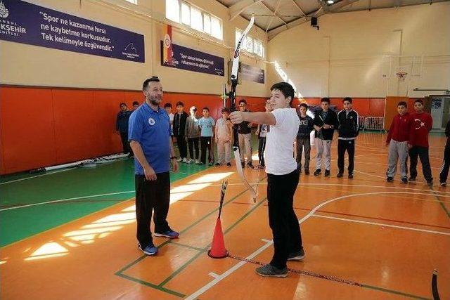 Çocuklar Okçuluk Sporuyla Stres Atıyor