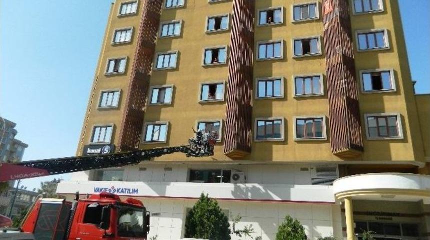 İş Merkezinde Uyuyakalan Gen&ccedil; İtfaiye Ekiplerini Seferber Etti