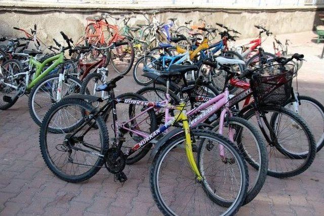 Polis &Ccedil;alıntı Bisikletleri Yakaladı 1