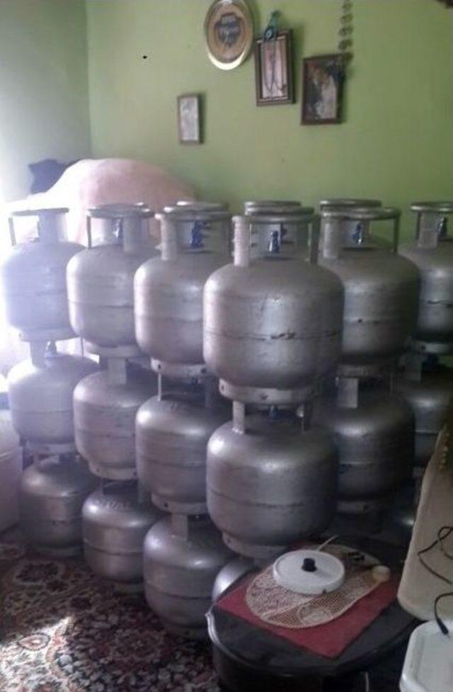 Başbakan&rsquo;ın İzmir Ziyareti &Ouml;ncesi Bir Kamyon T&uuml;p &Ccedil;alan Ş&uuml;pheliler Yakalandı 2