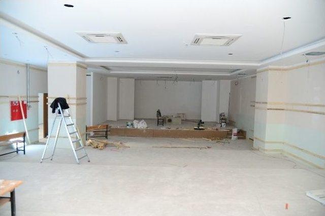 Beylikd&uuml;z&uuml;&rsquo;nde Okullara &Ccedil;ok Ama&ccedil;lı Salon Kazandırılıyor 1