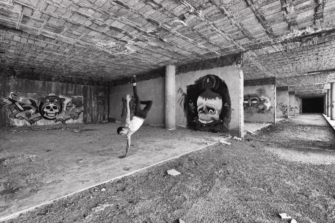 Aks, Picasso Ve Andy Warhol&rsquo;dan Sonra Gen&ccedil; Sanat&ccedil;ıları Ağırlıyor