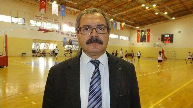 Burhaniye’de Amatör Spor Haftası Kutlanıyor