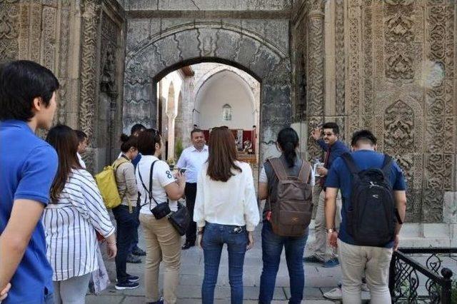 Malezyalı Turizmciler İle Gazeteciler Amasya’ya Hayran Kaldı