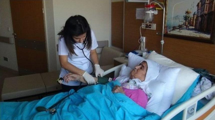 74 Yaşındaki Hastaya Kalp Pili Takıldı