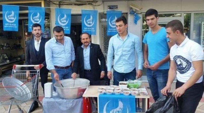 &Uuml;lk&uuml;c&uuml;ler Aşure Dağıttı