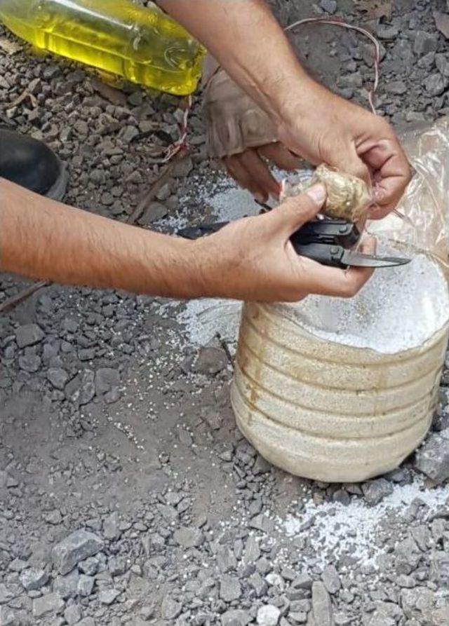 Ter&ouml;ristler Ateşe Verdikleri İş Makinesine Eyp Tuzakladı 2