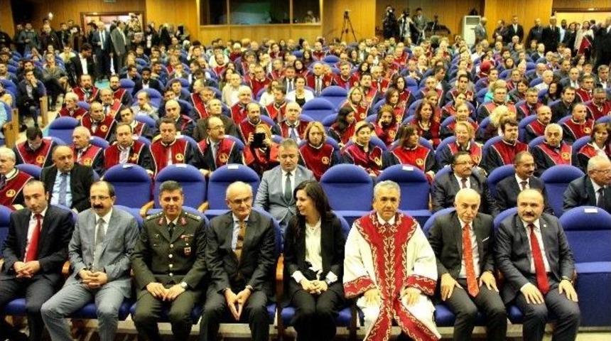 Om&uuml; 2016-2017 Akademik Yılı T&ouml;renle A&ccedil;ıldı