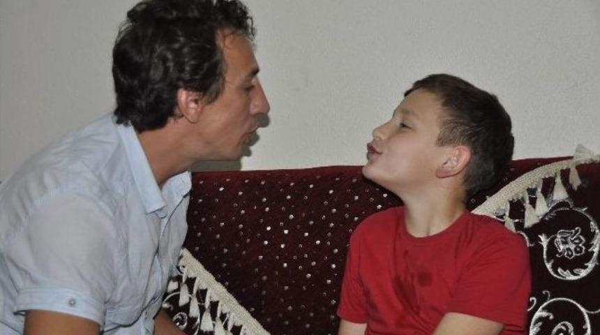 (&ouml;zel Haber) Otizmli Oğlu İ&ccedil;in M&uuml;cadele Veriyor