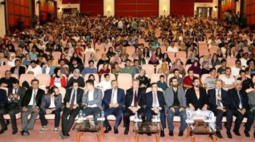 &lsquo;diriliş Ertuğrul&rsquo; Oyuncuları &Ouml;ğrencilerle Buluştu