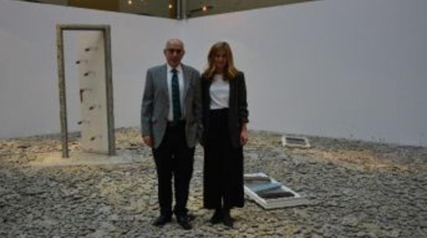 &rsquo;evi Yeniden Kurmak Sergisi&rsquo; Sanatseverlerle Buluştu