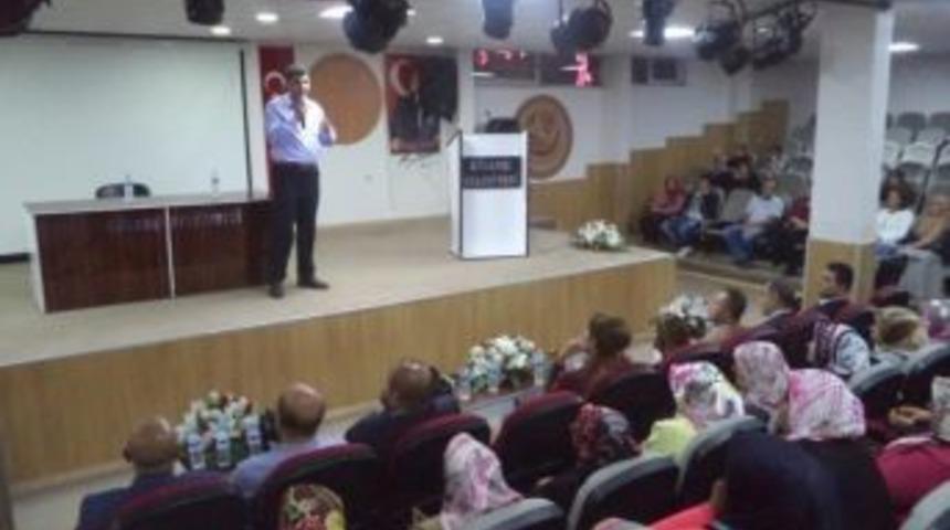 Velilere &Ccedil;ocuk Eğitimi Konferansı Verildi