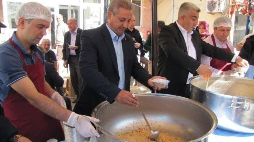 Hisarcık Belediyesi&rsquo;nden 3 Bin Kişilik Aşure Dağıtımı