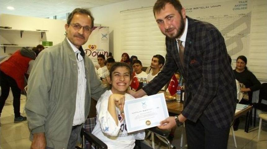 T&uuml;gva&rsquo;dan Down Sendromlu &Ccedil;ocuklara Sertifika
