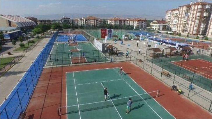 Odunpazarı’ndan Cumhuriyet Kupası Tenis Turnuvası G2
