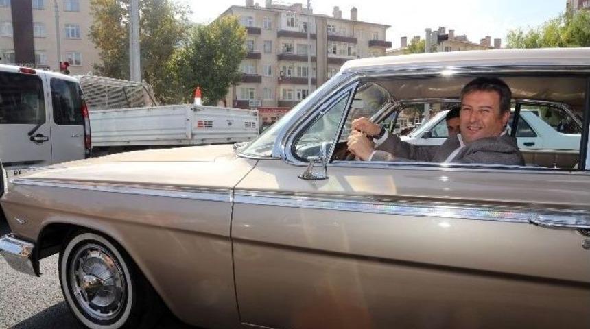 Talas’ta Klasik Araçlarla Nostalji Keyfi