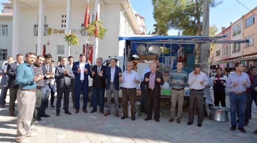 Ak Parti Gördes İlçe Teşkilatı’ndan Aşure İkramı