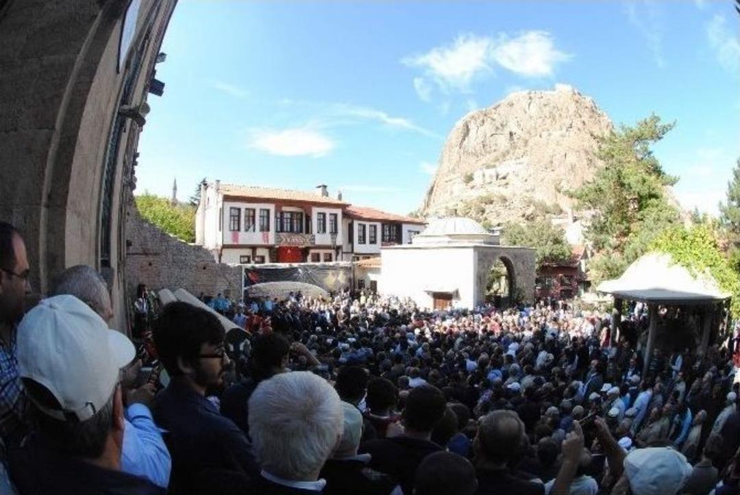 Afyonkarahisar&rsquo;da &ldquo;şifalı Aşure&rdquo; Dağıtım T&ouml;reninde İzdiham