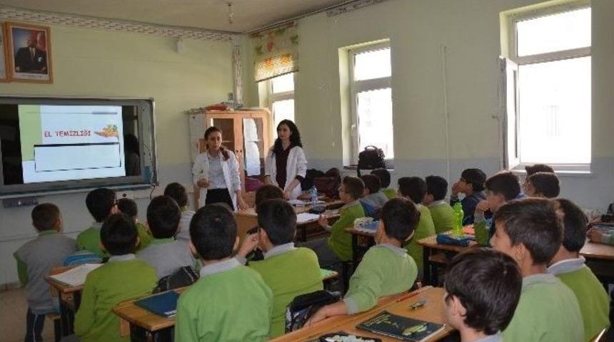 Van&rsquo;da D&uuml;nya El Yıkama G&uuml;n&uuml; Etkinliği