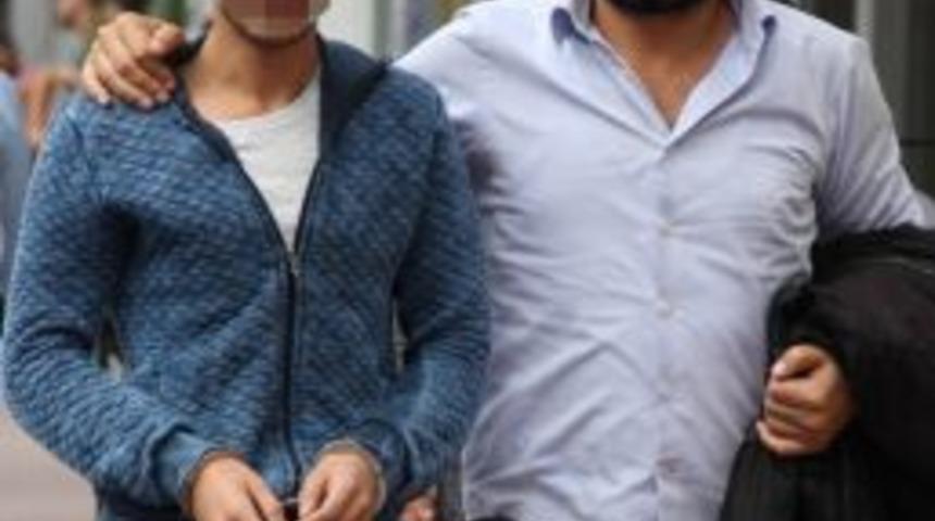 4 Kişiye Uyuşturucu Satan Gen&ccedil; Tutuklandı