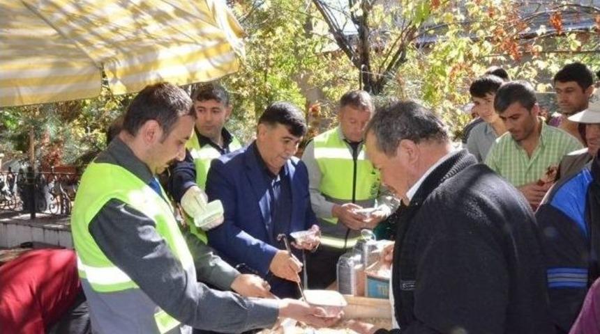 Emet Belediyesi&rsquo;nden 5 Bin Kişiye Aşure