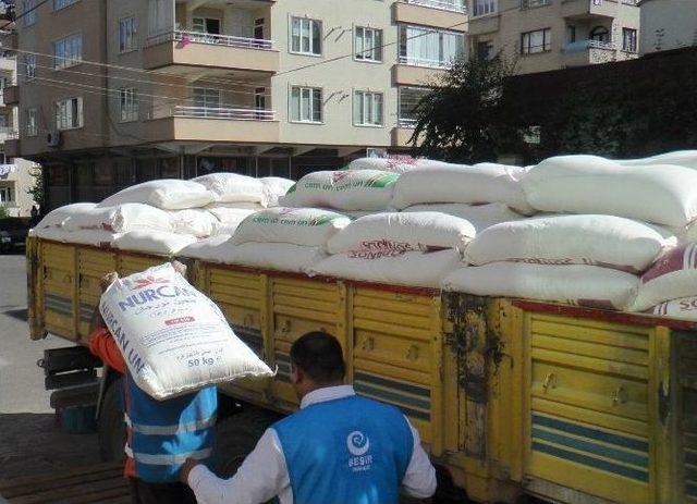 Beşir Derneği Ve Semkarand Vakfından 13.5 Ton Un Yardımı