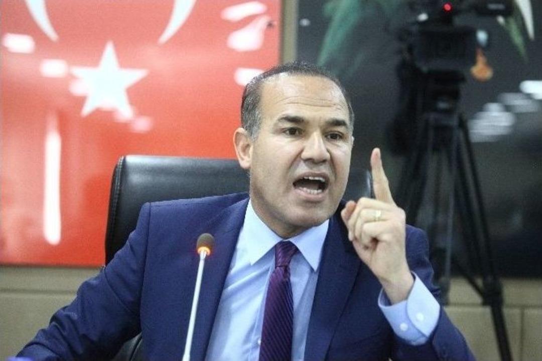 Başkan S&ouml;zl&uuml;, Meclis Toplantısında Adeta &Ccedil;ıldırdı