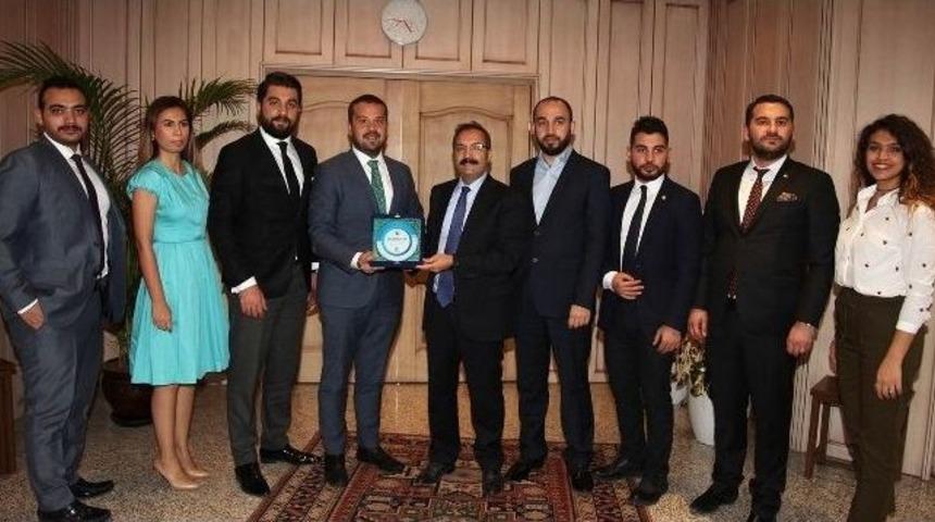 Ga&uuml;n Gen&ccedil; Girişimcilerle Kol Kola