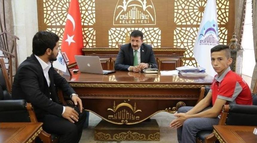 &Ouml;d&uuml;l Alan Sporcuya Bir &Ouml;d&uuml;l De Ekinci&rsquo;den