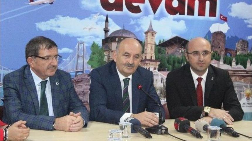 Bakan M&uuml;ezzinoğlu, Ak Parti Kocaeli İl Teşkilatını Ziyaret Etti